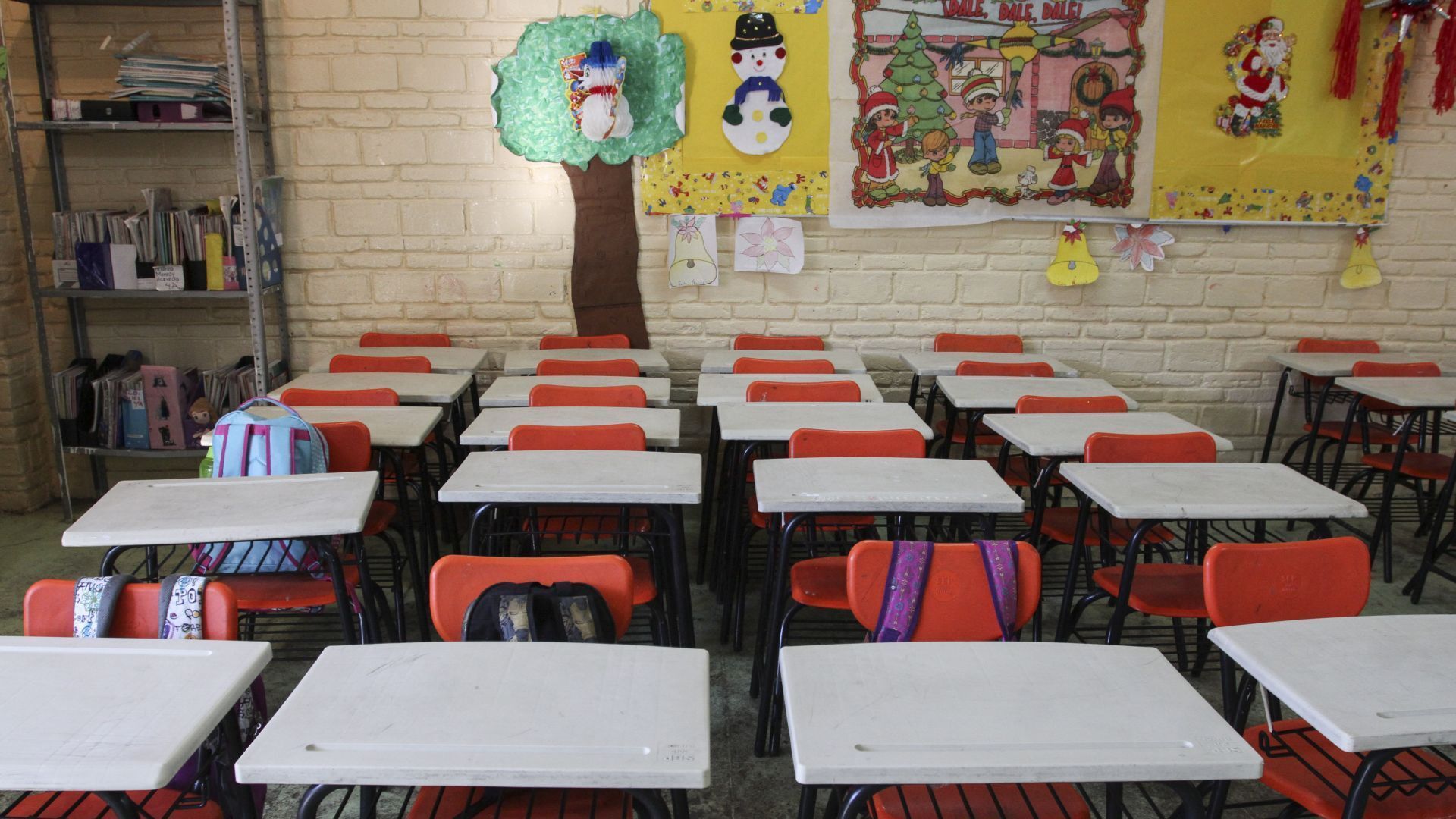 Salón de Clases Vacío. Qué Días de Junio 2026 No hay Clases en CDMX